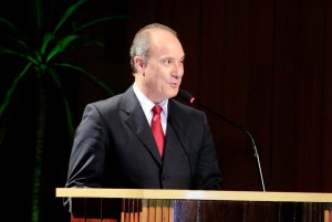 Mulinari: "A proposta do curso olha para a região e usa metodologias de ensino-aprendizagenm de modo ativo, pelo qual o aluno é um ator importante no processo e o professor é um mediador, um facilitador do aprendizado”. Imagem: Assessoria de Comunicação da Prefeitura de Toledo.